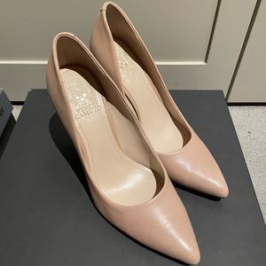 Vince Camuto 4” Nude Heels size 8.5